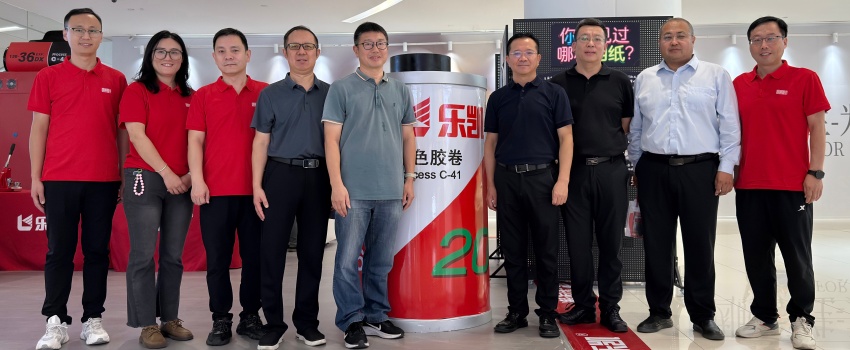 樂凱膠片國(guó)慶亮相保定萬博廣場(chǎng)，8天沉浸式體驗(yàn)點(diǎn)燃市民光影熱情